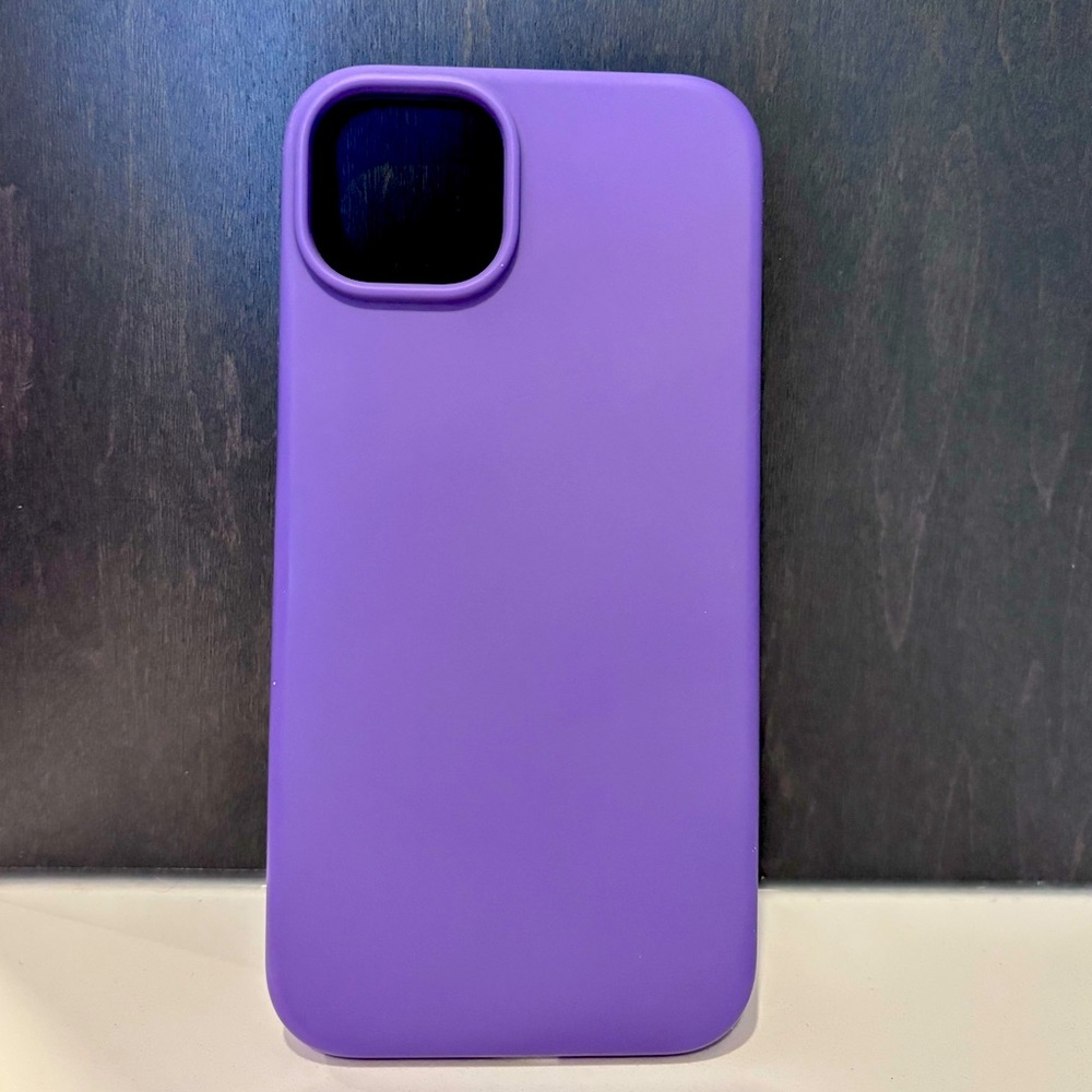 iPhone 15 plus purple silicone case